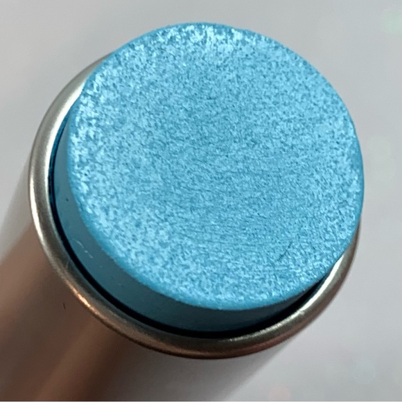 MAC Paintstick Clear Sky Blue - Picture 2 of 4